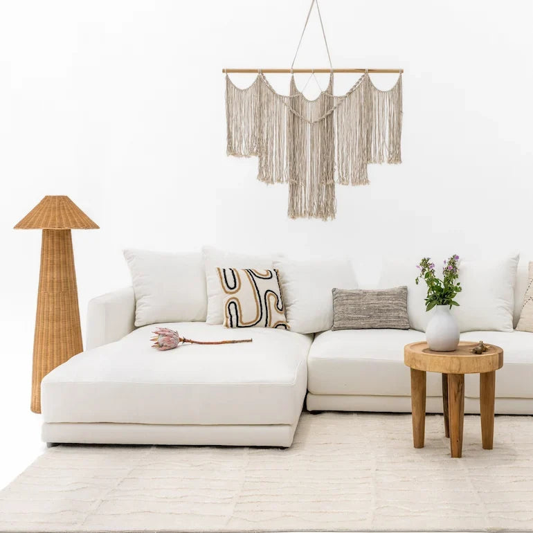  Living room layout ideas for UAE apartment with sofa and coffee table