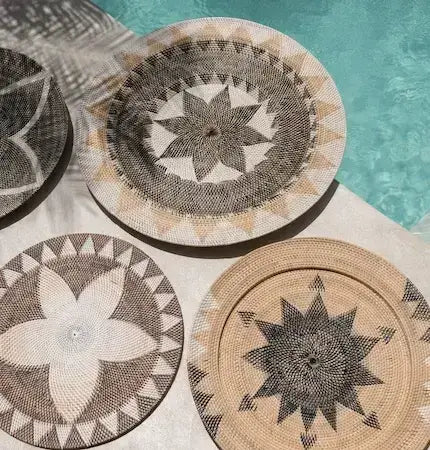 Stylish wall hanging decor for modern Dubai homes