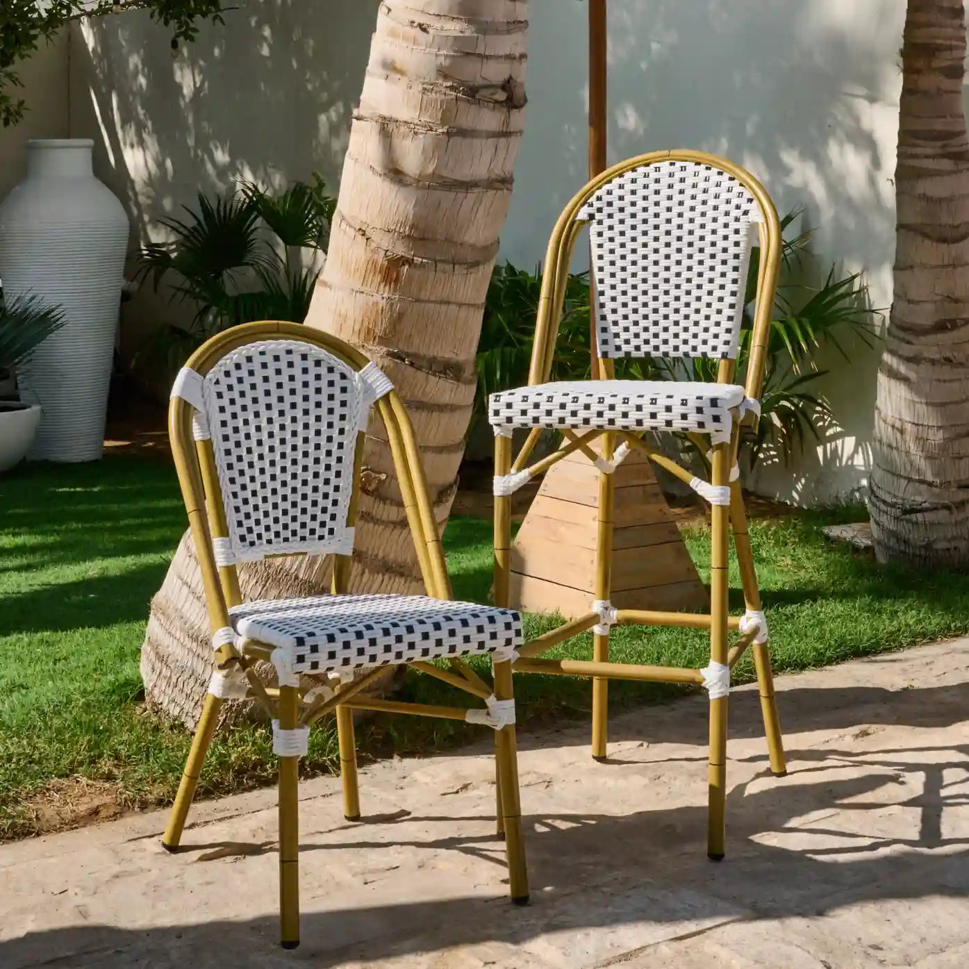 Modern Hospitality: Elegant Bistro Furniture for Restaurants and Coffee Shops